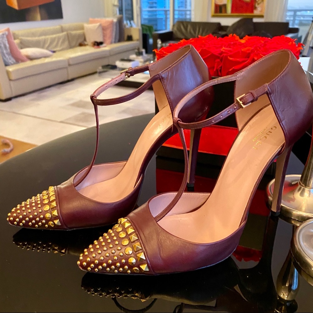 🎉HP🎉 AUTH GUCCI COLINE STUDDED T-STRAP PUMP - Picture 2 of 16